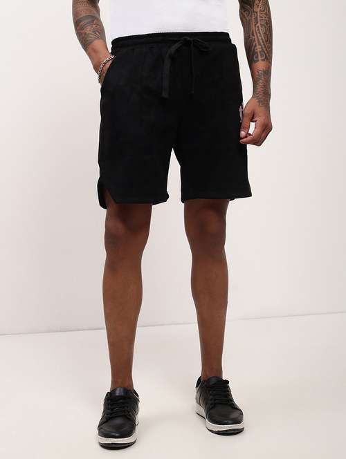 men solid mid rise regular fit shorts - 21696098 - Standard Image - 0