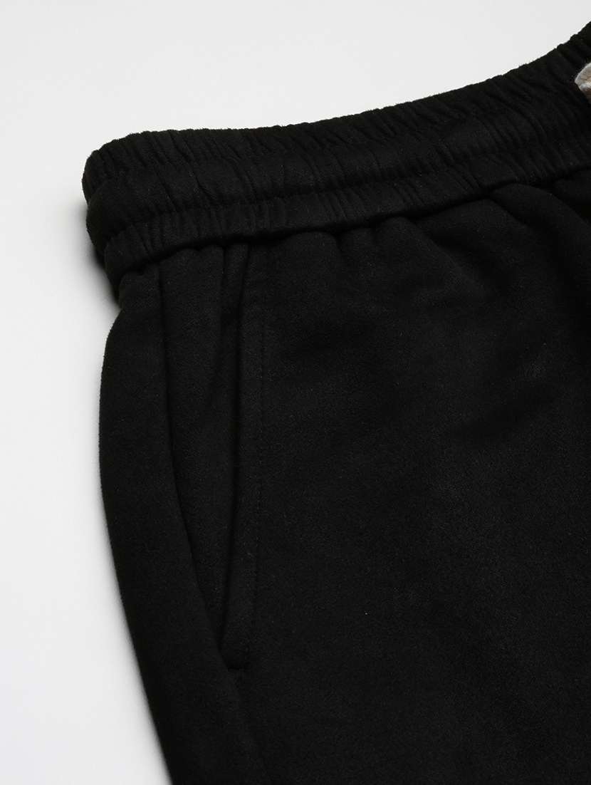 men solid mid rise regular fit shorts - 21696100 - Standard Image - 6