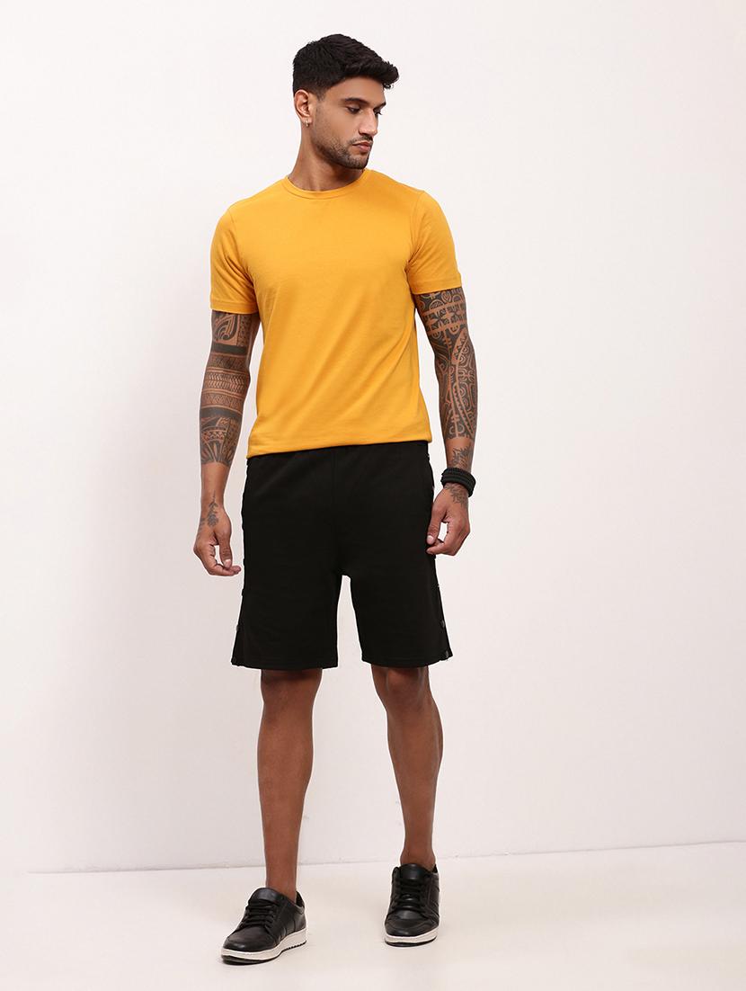 men solid mid rise regular fit shorts - 21696101 - Standard Image - 4