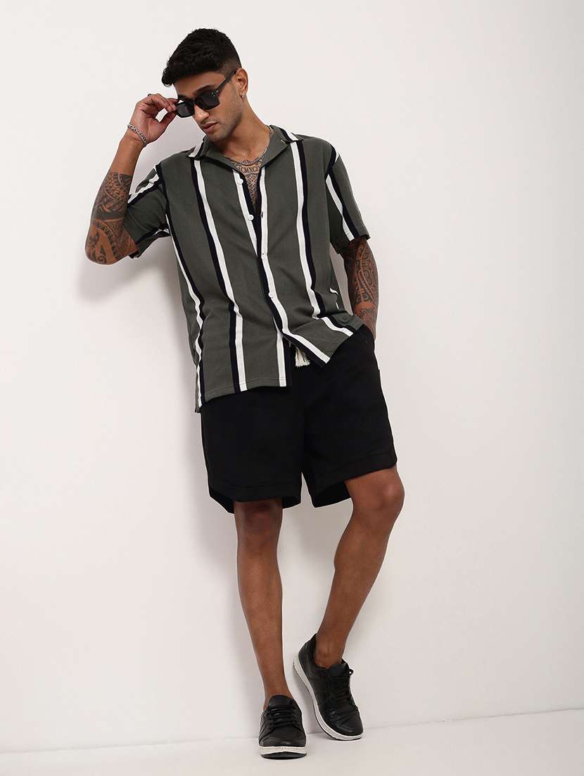 men striped short sleeves casual shirt - 21696323 -  Standard Image - 4