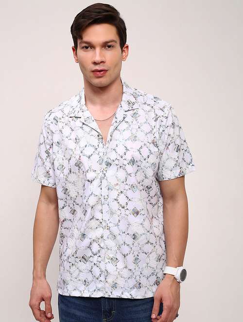 men abstract printed short sleeves casual shirt - 21696370 -  Standard Image - 0