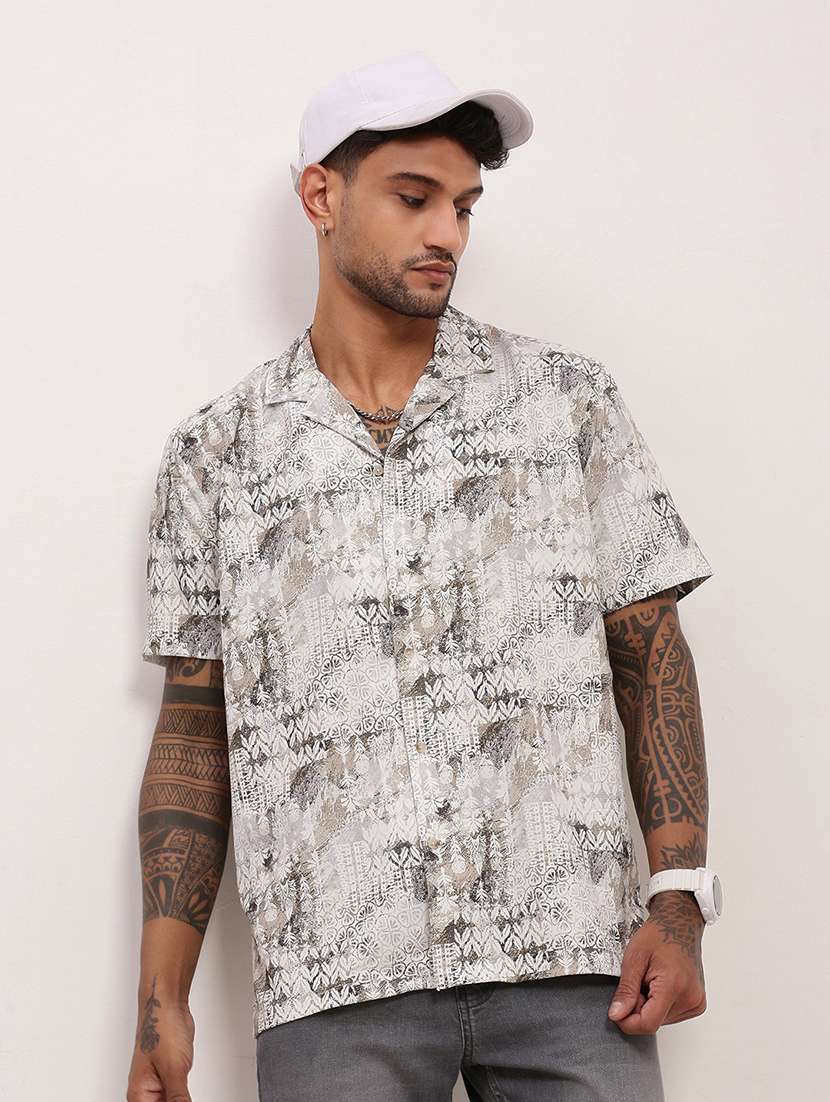 men geometric printed short sleeves casual shirt - 21696394 -  Standard Image - 1