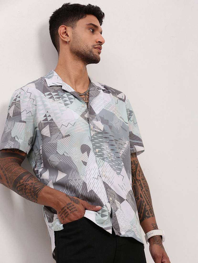 men abstract printed short sleeves casual shirt - 21696398 -  Standard Image - 1