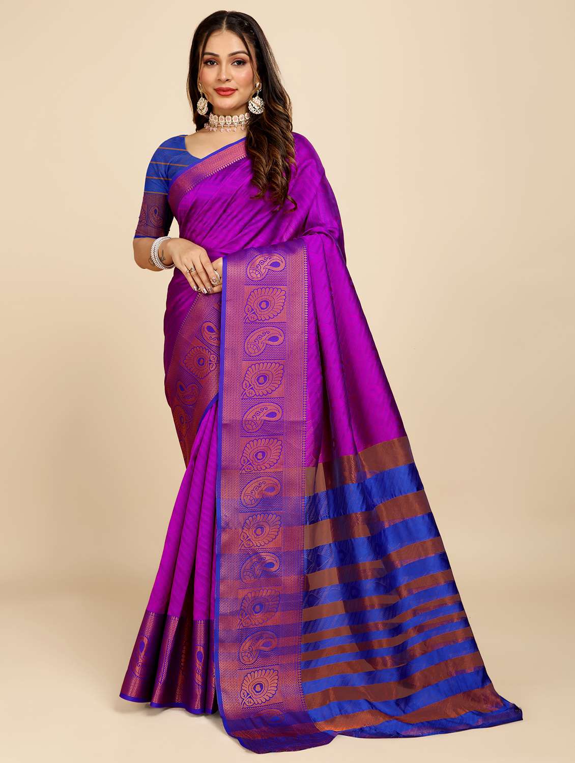 women self design zari bordered saree