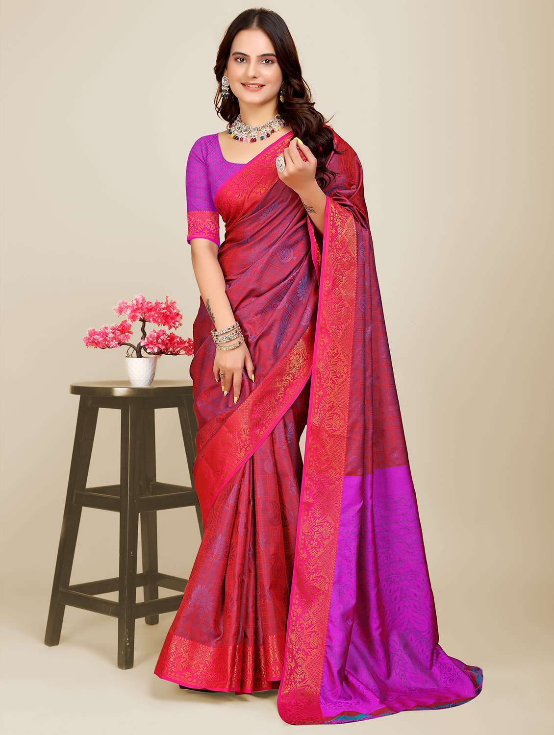 women self design bordered saree - 21696860 -  Standard Image - 1