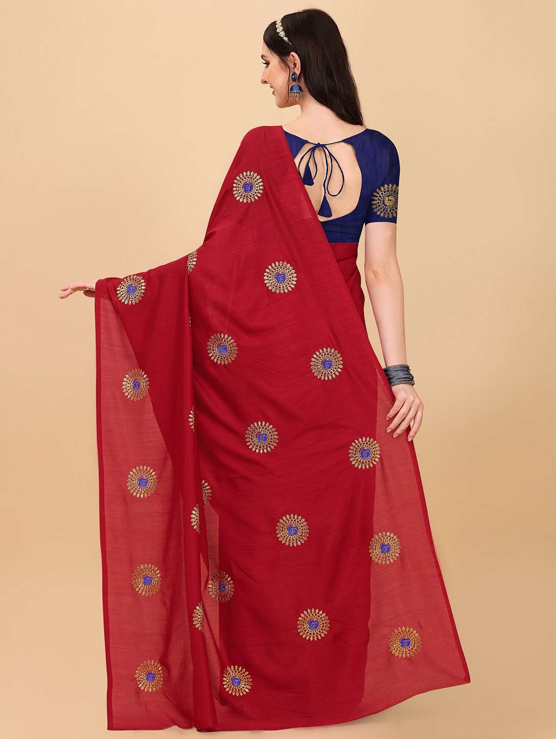 women red embroidered saree - 21696921 -  Standard Image - 1