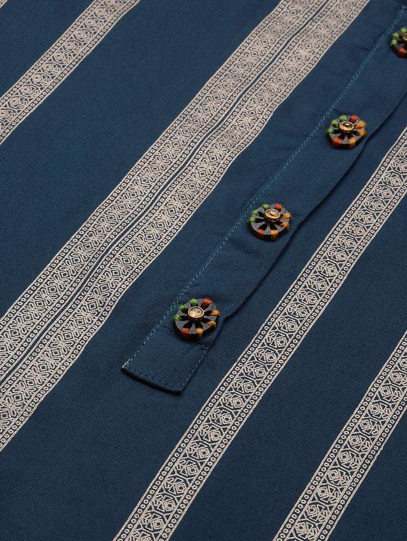 Women Three Quarter Sleeve Straight Kurta
