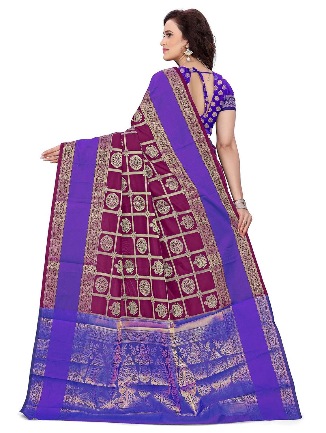 women self design bordered saree - 21696988 - Standard Image - 1