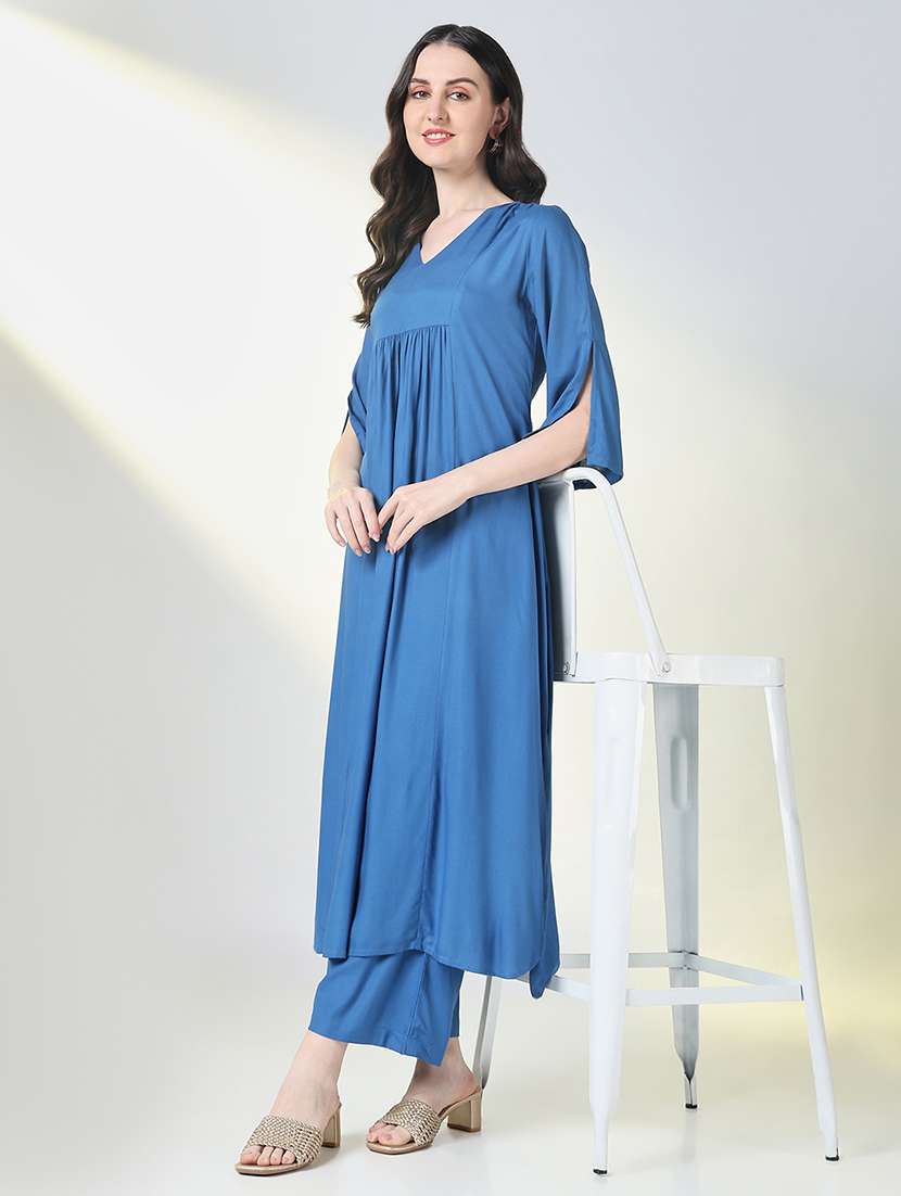 women solid slit sleeve kurta pant set - 21697065 -  Standard Image - 1