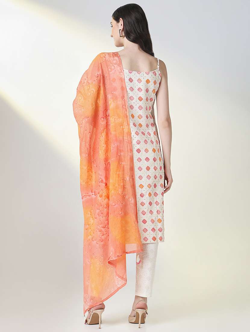 women printed kurta pant set with dupatta - 21697068 -  Standard Image - 4