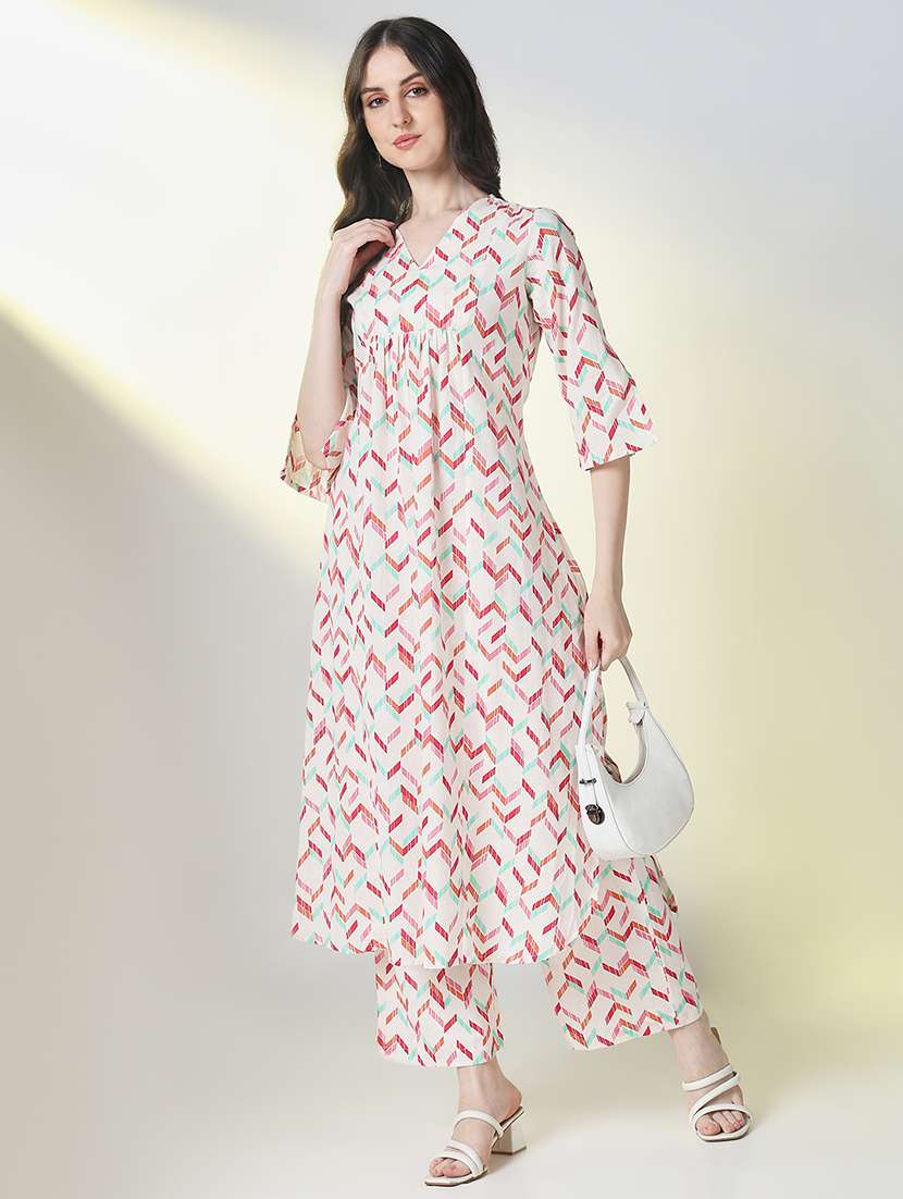 women geometric printed slit sleeve kurta palazzo set - 21697069 -  Standard Image - 1