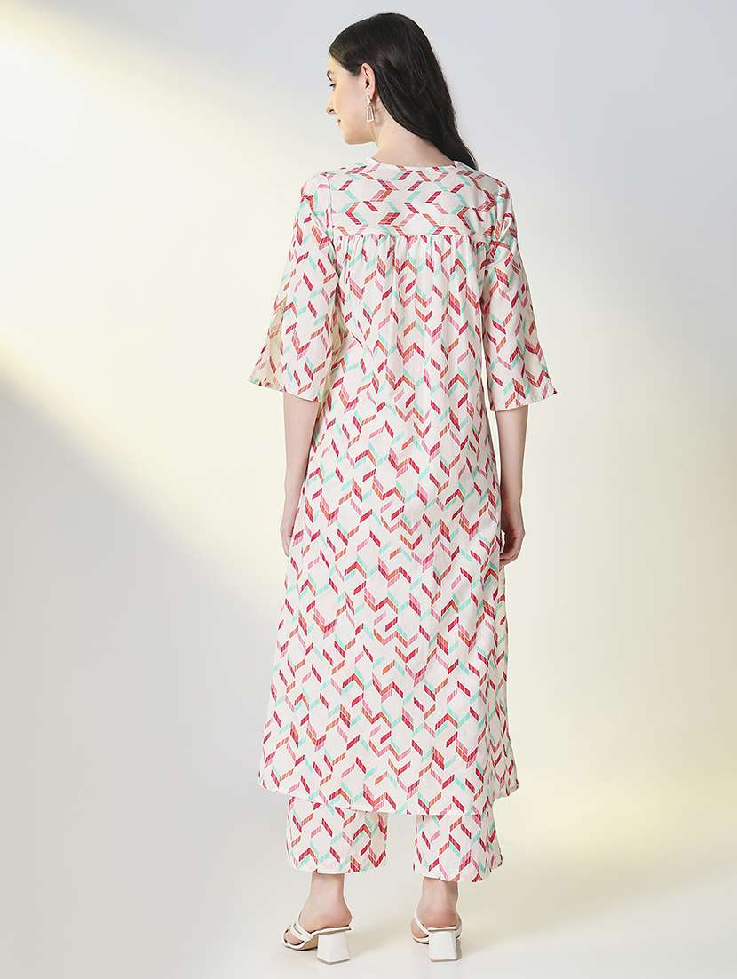 women geometric printed slit sleeve kurta palazzo set - 21697069 -  Standard Image - 4