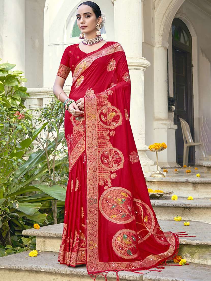 women self design banarasi saree with blouse