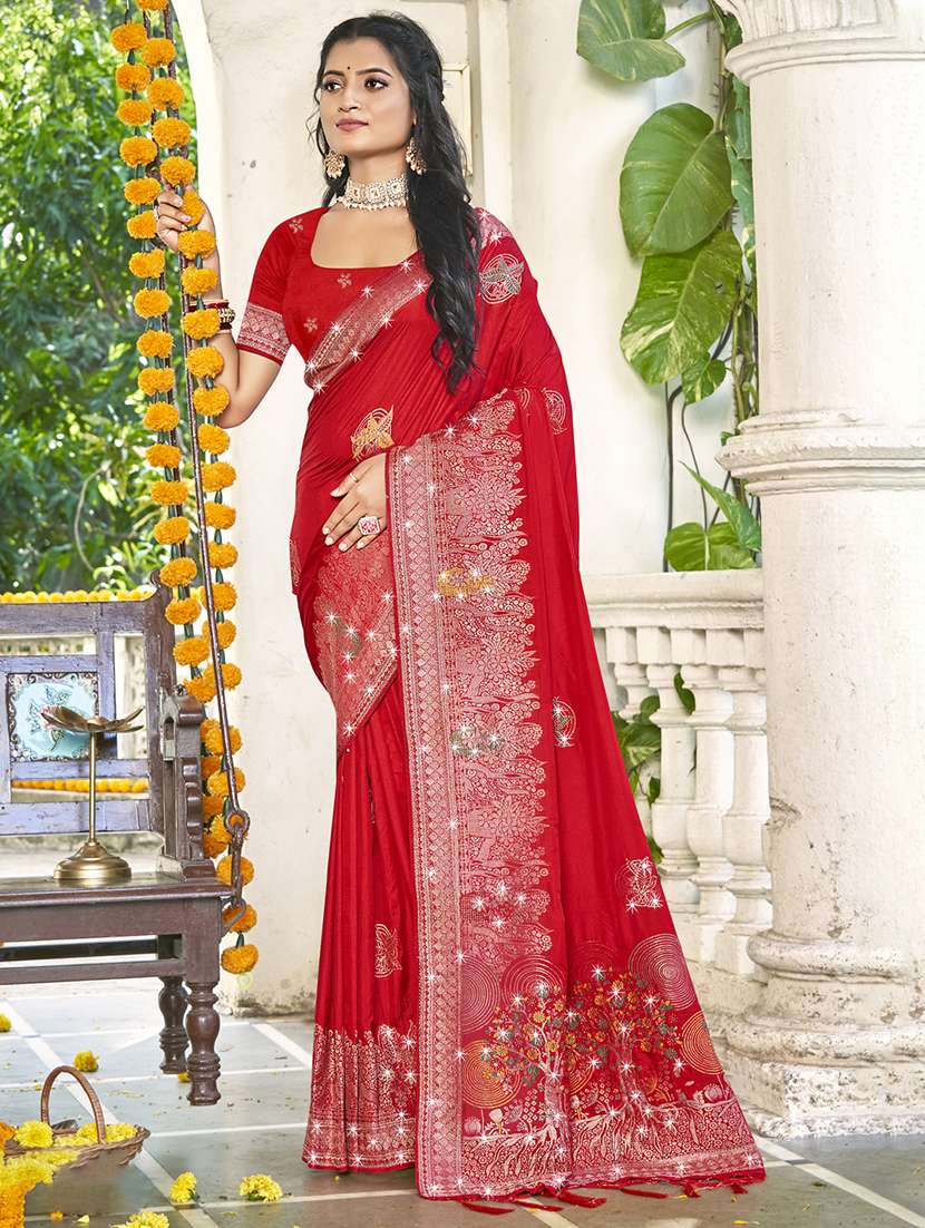 women self design banarasi saree with blouse
