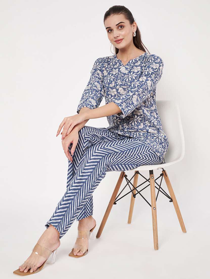 women floral printed notch neck co-ords set - 21697954 -  Standard Image - 4