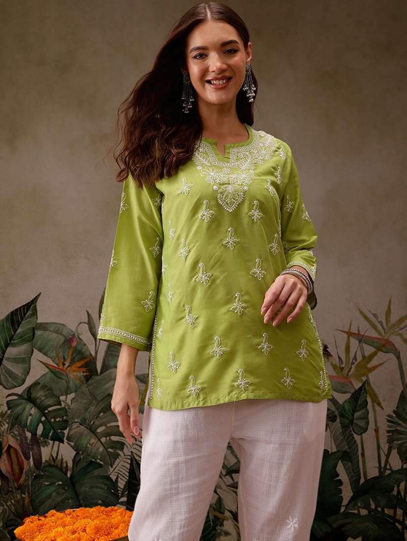 women notch neck chikankari work straight kurti