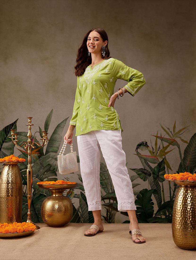 women notch neck chikankari work straight kurti - 21700078 - Standard Image - 4