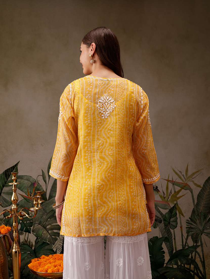 women notch neck chikankari work straight kurti - 21700577 - Standard Image - 4