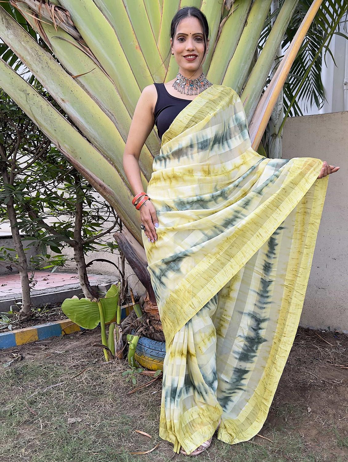 women stripes printed saree with blouse - 21703375 - Standard Image - 1