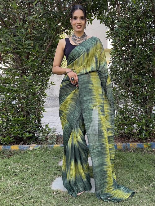 women green printed saree with blouse - 21703394 - Standard Image - 0