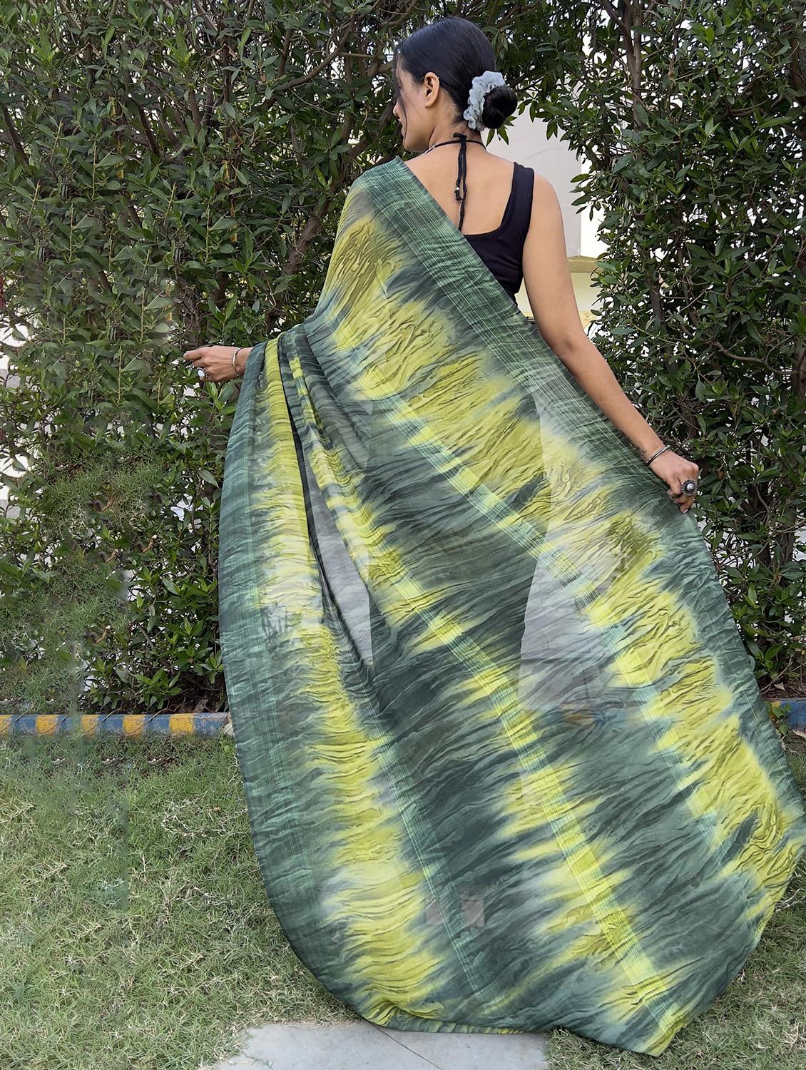 women green printed saree with blouse - 21703394 - Standard Image - 1