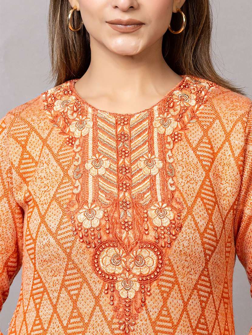 women embroidered round neck suit set - 21703811 -  Standard Image - 4