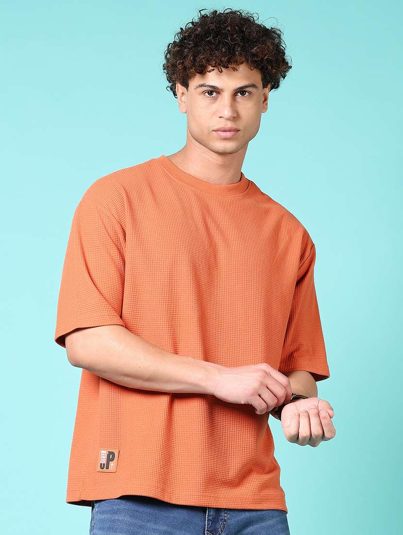 men round neck plain t-shirt - 21703866 -  Standard Image - 1