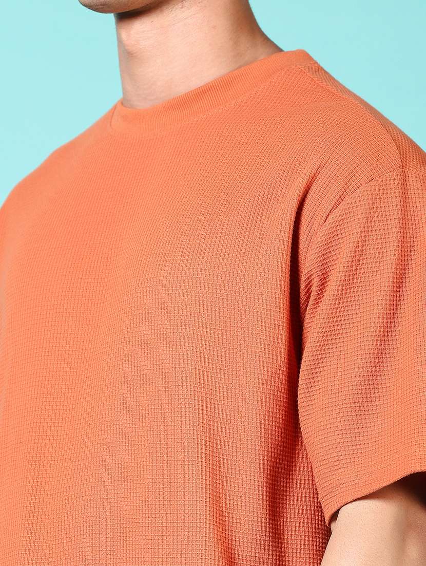 men round neck plain t-shirt - 21703866 - Standard Image - 4