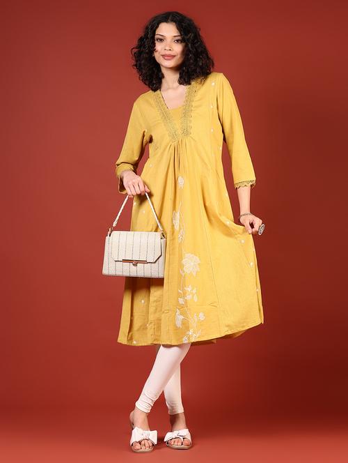 women embroidered & lace detailed flared kurta - 21704110 - Standard Image - 0