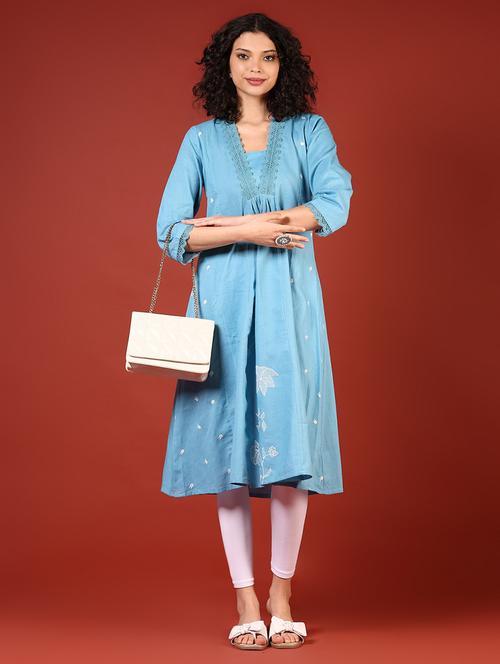 women embroidered & lace detailed flared kurta - 21704111 - Standard Image - 0