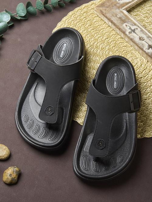 men toe seprator slippers - 21704502 -  Standard Image - 0