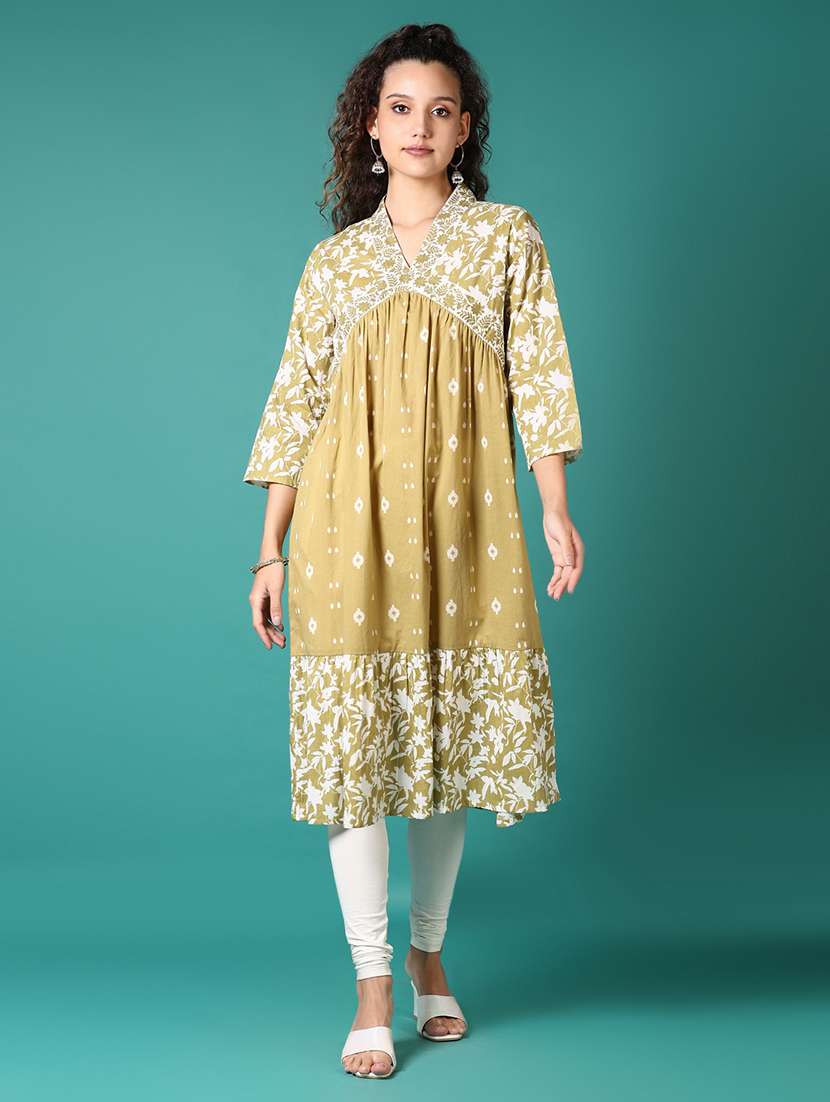 women printed three quarter sleeve flared kurta