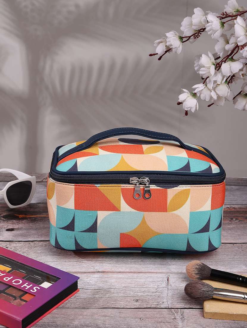 women printed regular pouch