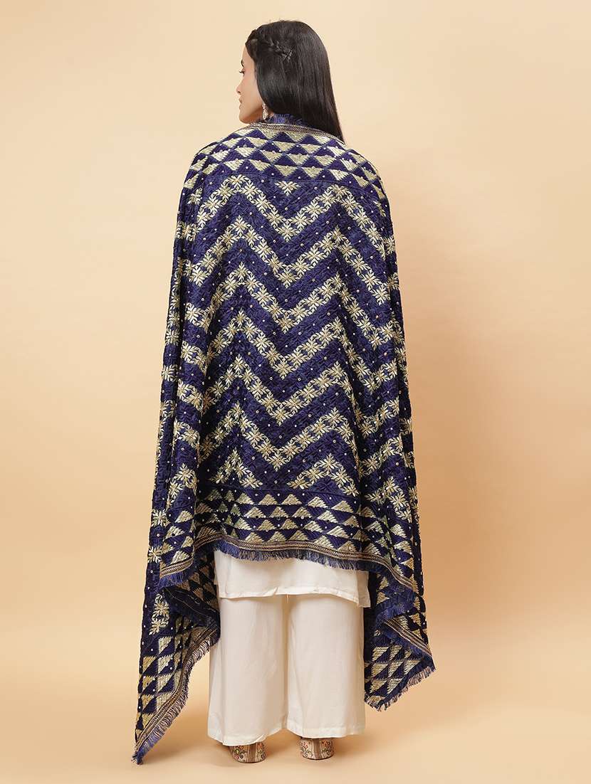 women phulkari dupatta with mirror work - 21707695 -  Standard Image - 4