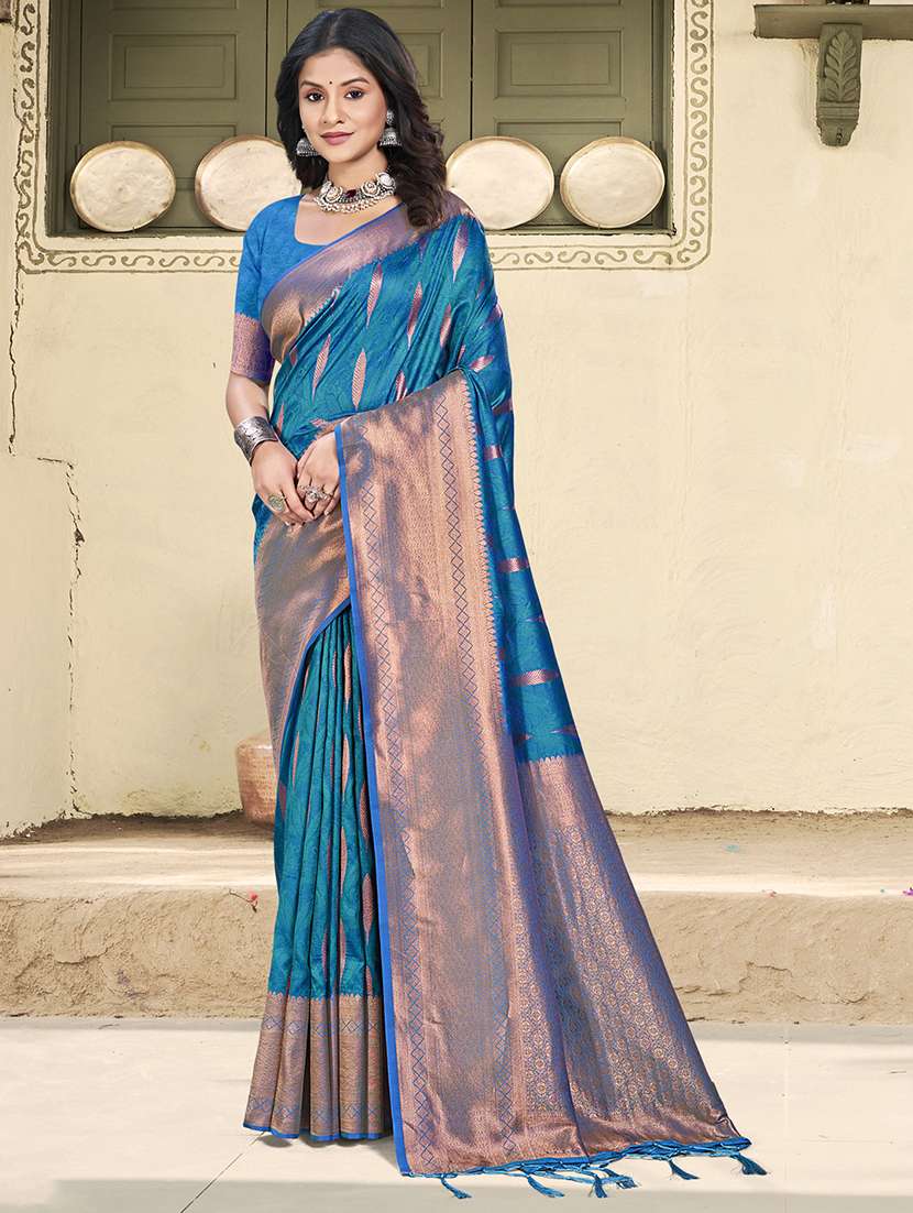 women self design banarasi saree with blouse