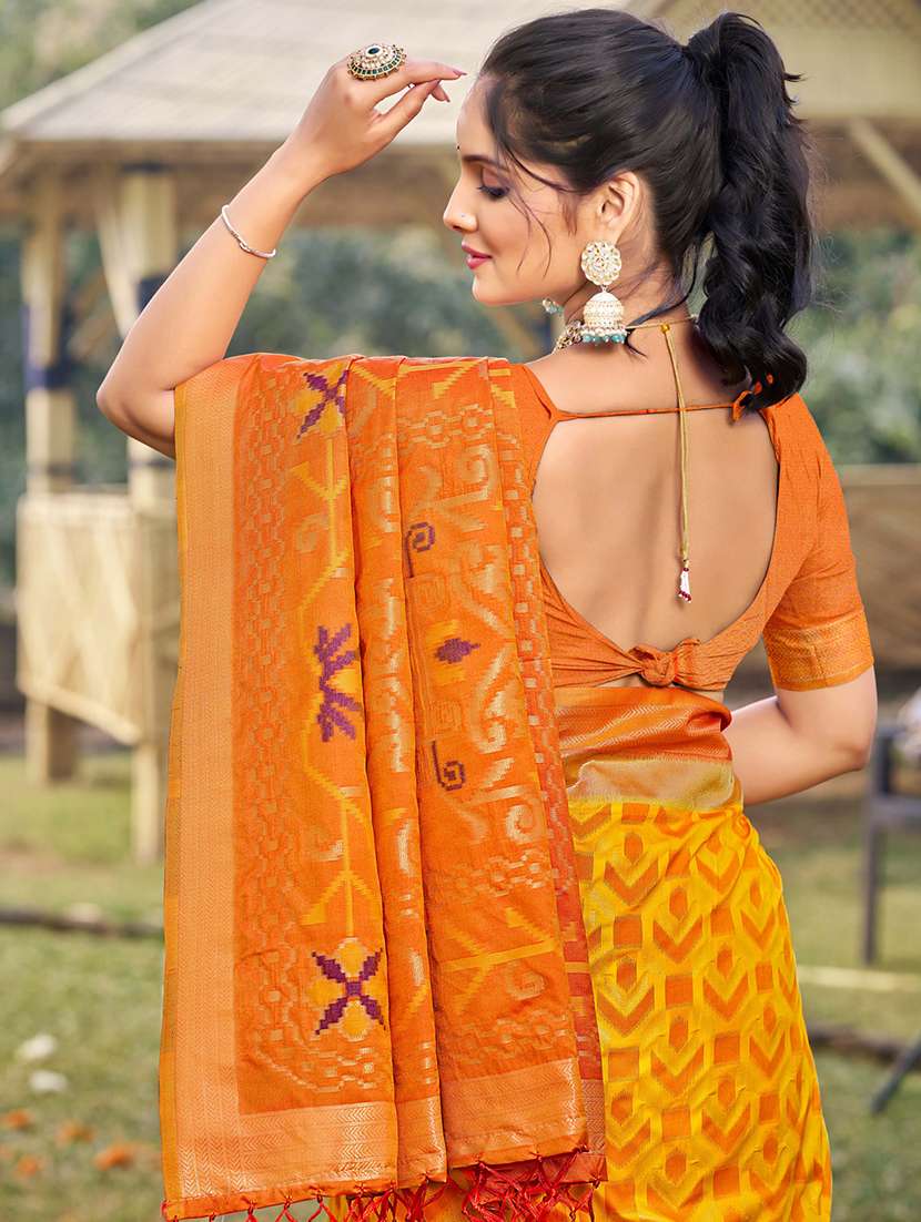 women self design bordered saree with blouse - 21708887 -  Standard Image - 1