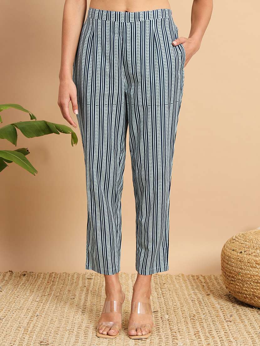 women printed notch neck kurta pant set - 21709148 - Standard Image - 4