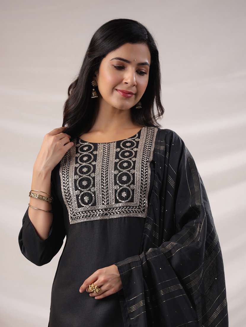 women three quarter sleeve kurta pant with dupatta set - 21709487 - Standard Image - 4