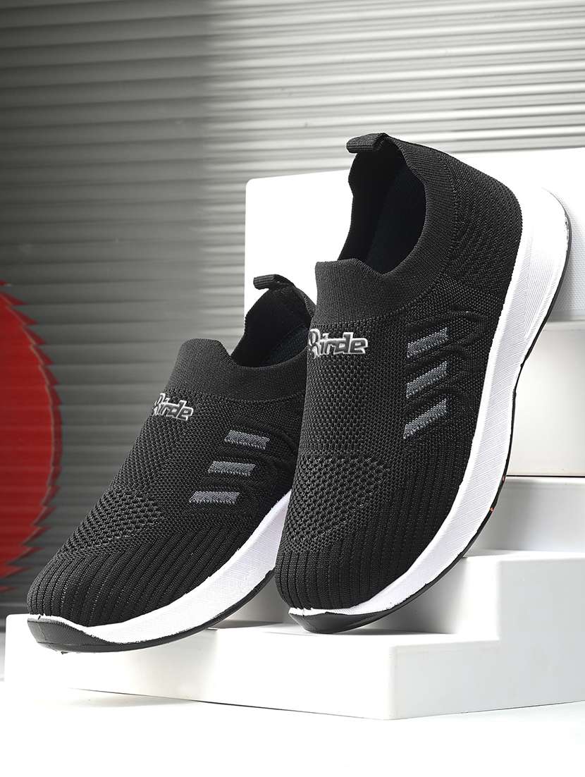 women solid slip on sports shoe