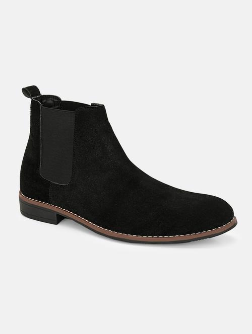 men slip on low ankle boots - 21710962 -  Standard Image - 0