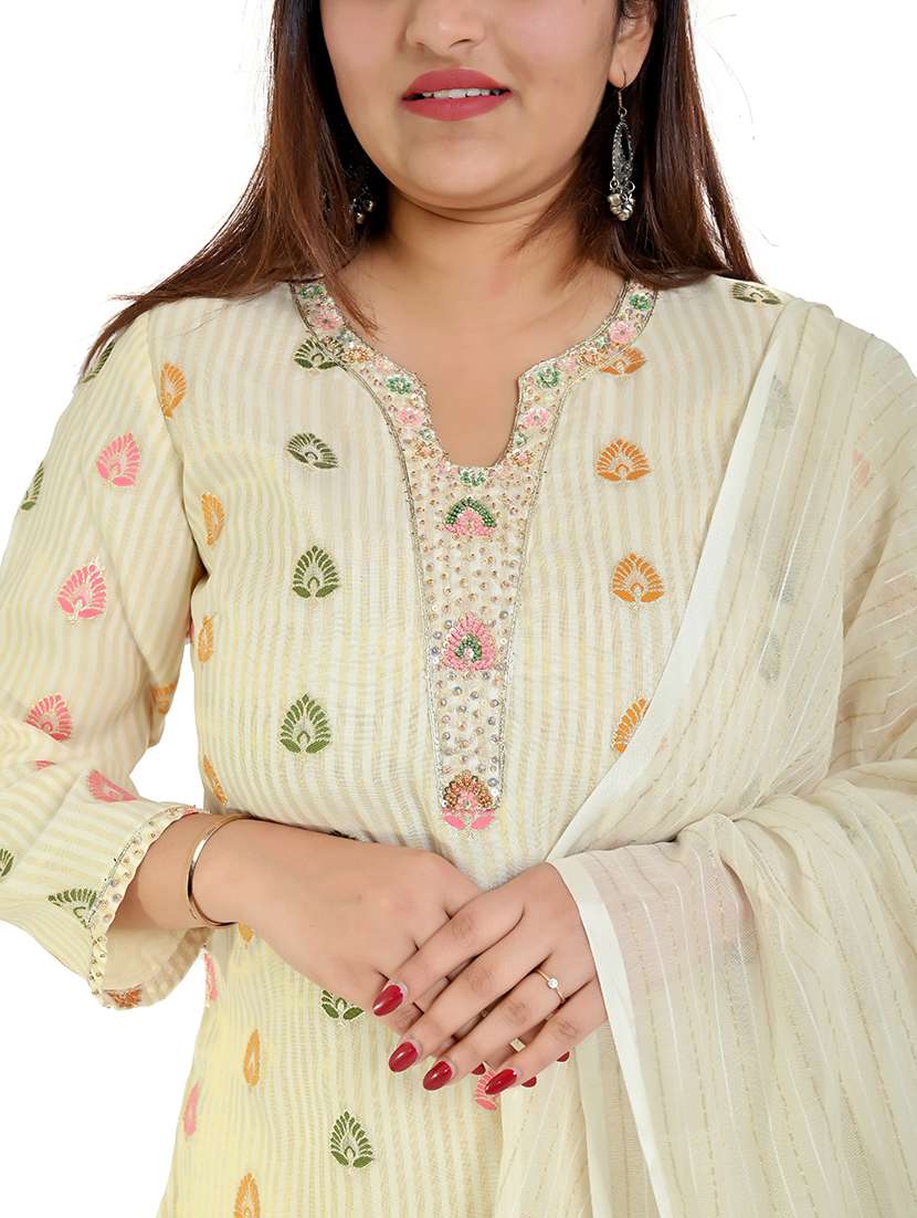 women embroidered kurta palazzo set with dupatta - 21712224 -  Standard Image - 4