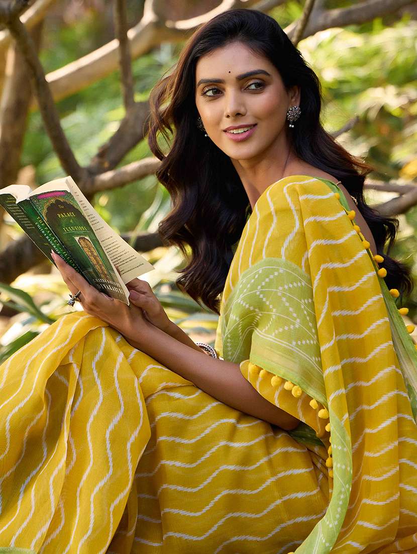 women printed bordered saree with blouse - 21713607 -  Standard Image - 1