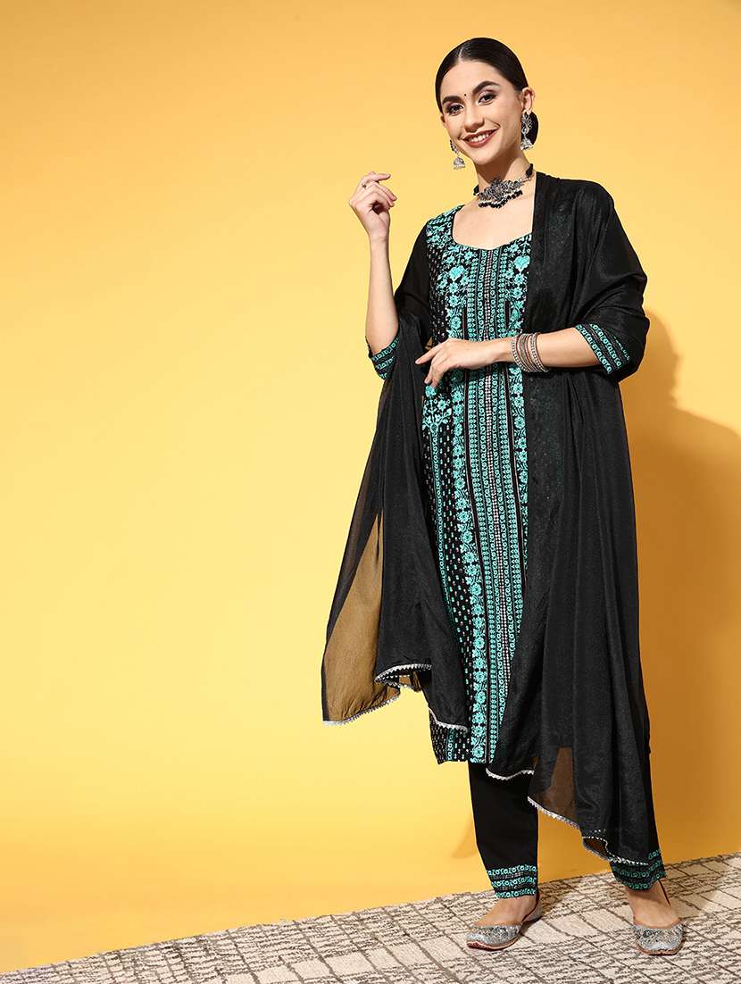 women embroidered three quarter sleeve kurta pant with dupatta set