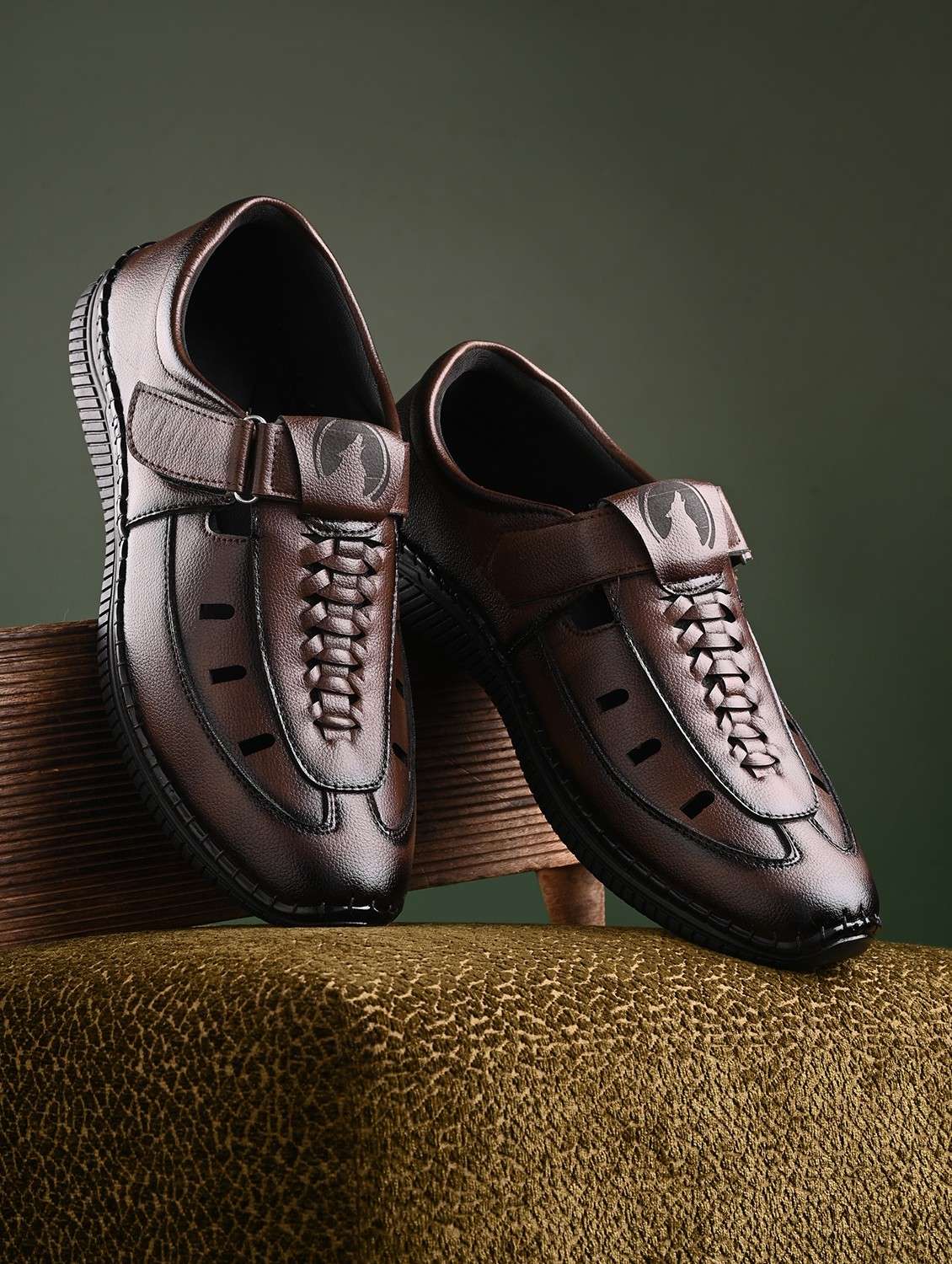 men brown fisherman sandal