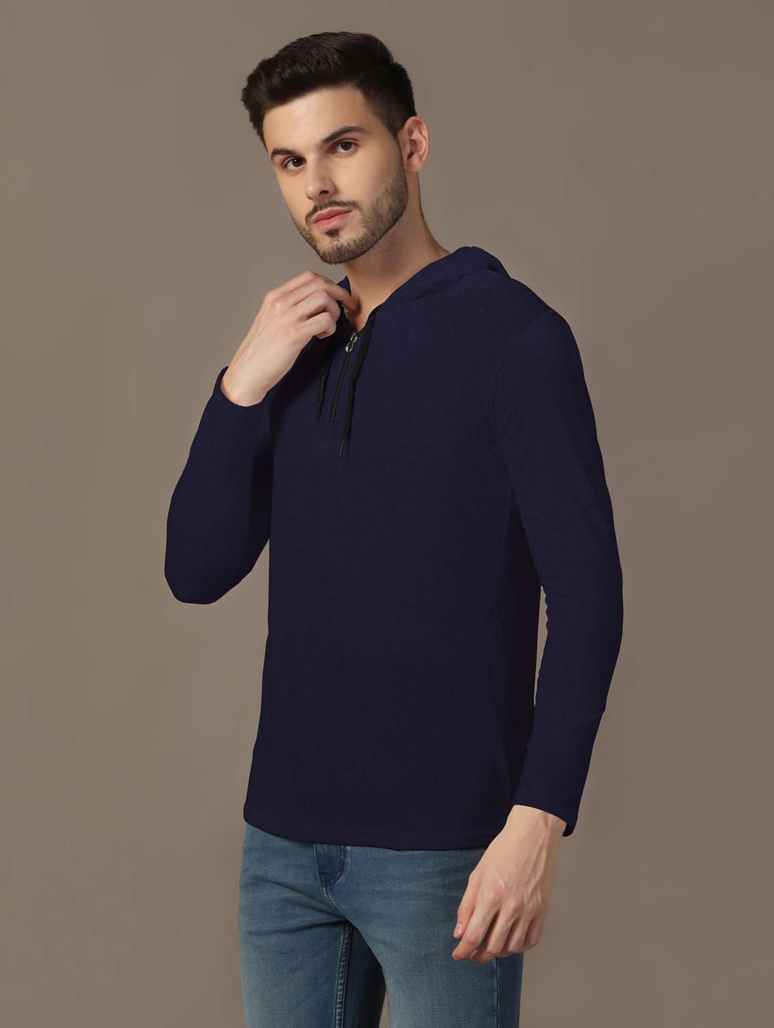 men hooded plain t-shirt - 21717559 -  Standard Image - 1
