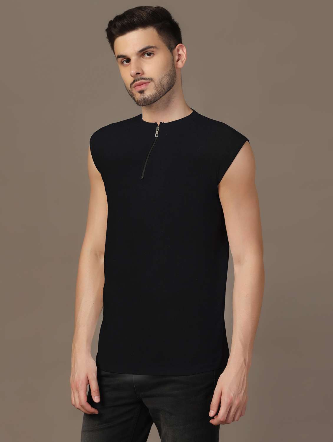 men sleeveless plain t-shirt - 21717595 -  Standard Image - 1