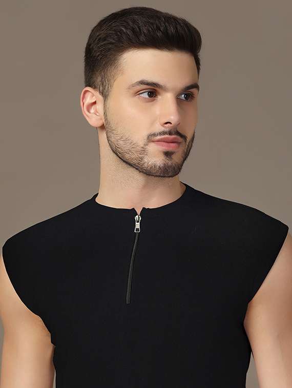 men sleeveless plain t-shirt - 21717595 - Standard Image - 4