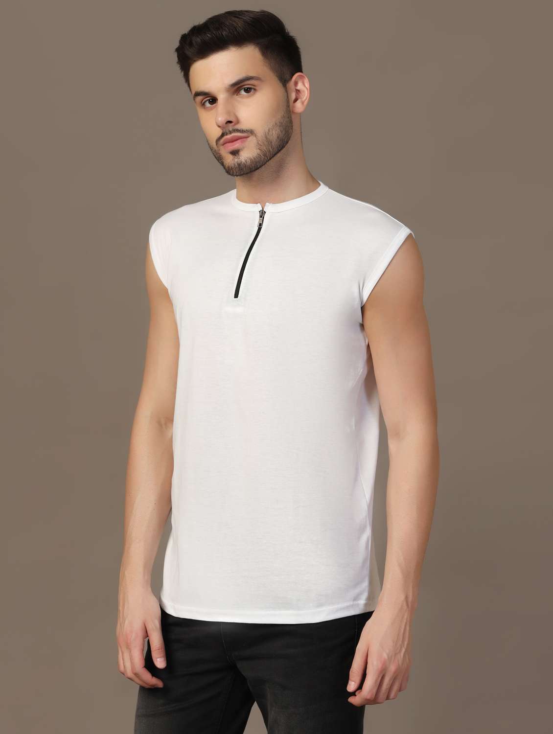 men sleeveless plain t-shirt - 21717603 - Standard Image - 1