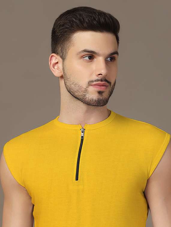 men sleeveless plain t-shirt - 21717604 - Standard Image - 4