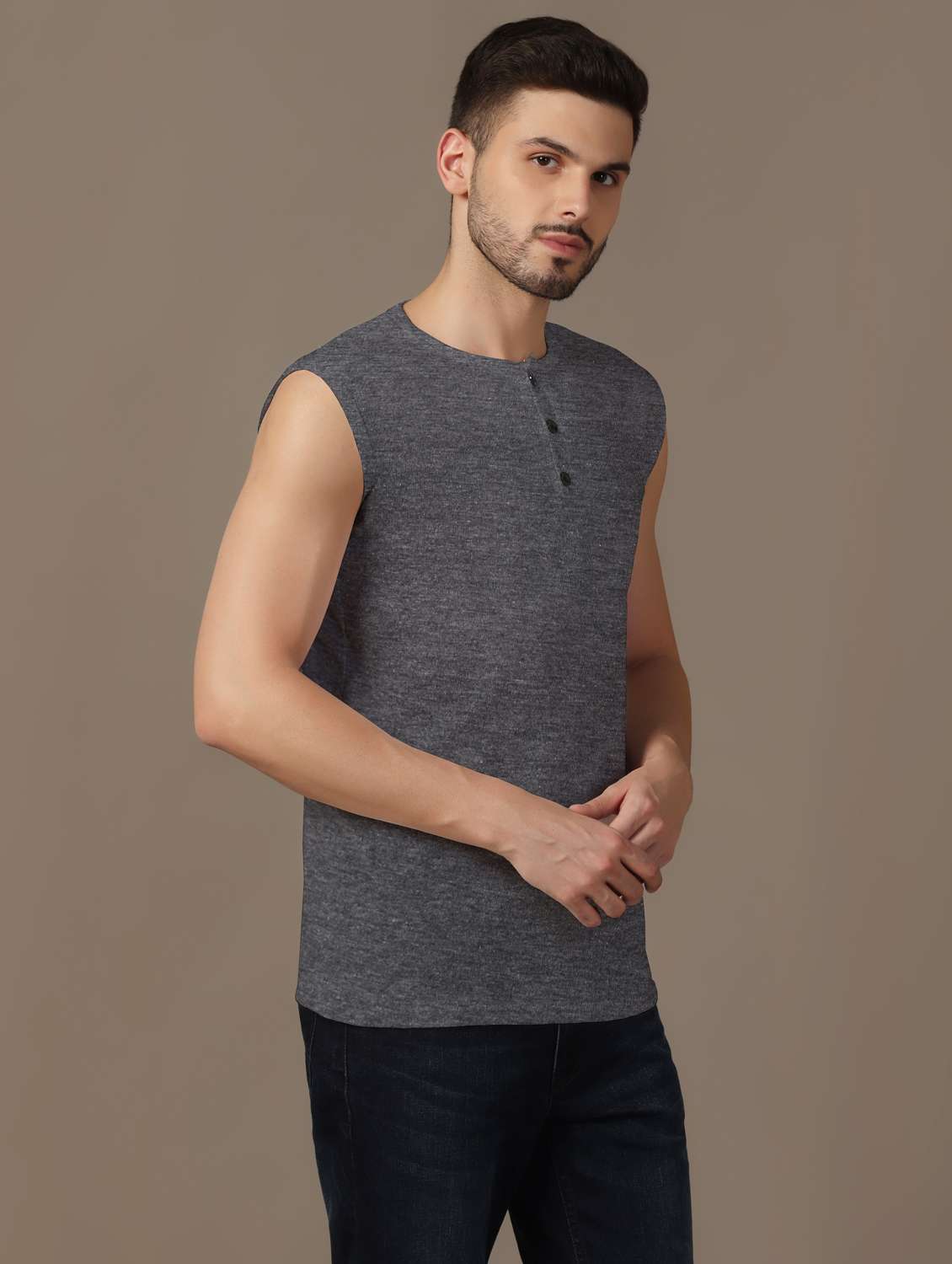 men sleeveless plain t-shirt - 21717674 -  Standard Image - 1